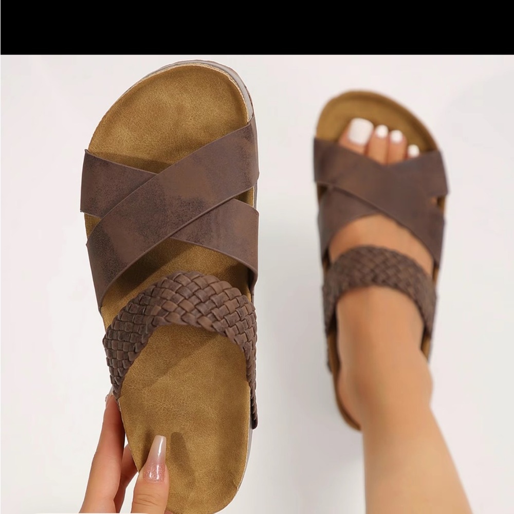 NWT Women's Brown Slide Sandals, Size 8.5 - Picture 3 of 4
